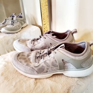 Vionic Light Gray Sneakers